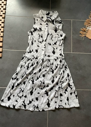 Superdry jurk kleed wit zwart zomer, halternek, marca: Superdry, estado: Novo sem etiquetas, tamanho: S / 36 / 8, €12.00, €13.30 inclui Proteção do Comprador