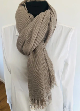 Magnifique écharpe beige irisé Camaïeu, marque: Camaïeu, état: Très bon état, 9,00 €, 10,15 € Protection acheteurs incluse