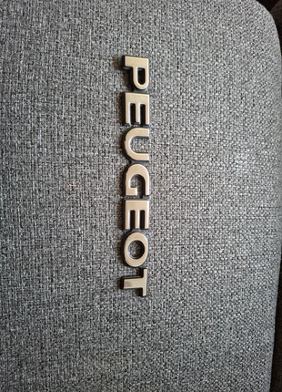 Peugeot logo, merk: Peugeot, staat: Heel goed, € 12,50, € 13,83 inclusief Kopersbescherming