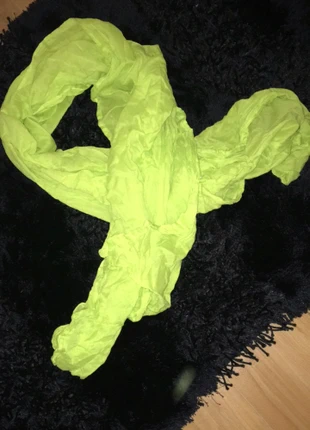 Écharpe vert anis , marque: Cache Cache, état: Neuf sans étiquette, 4,00 €, 4,90 € Protection acheteurs incluse