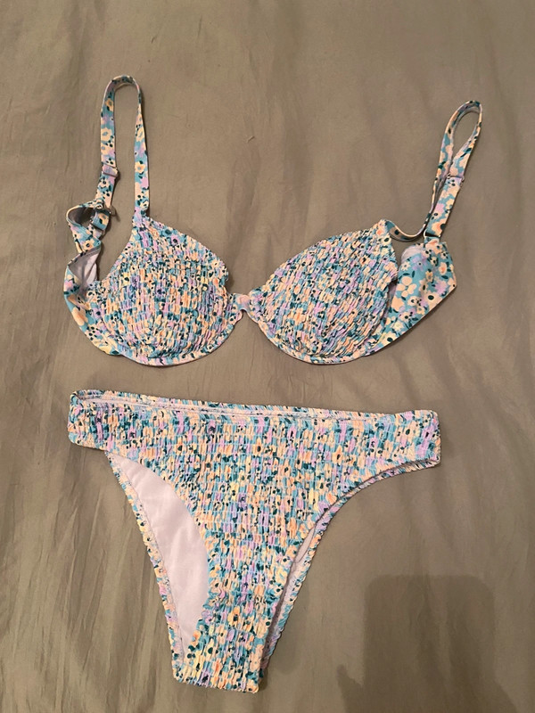 Maillot de bain a fleurs 2