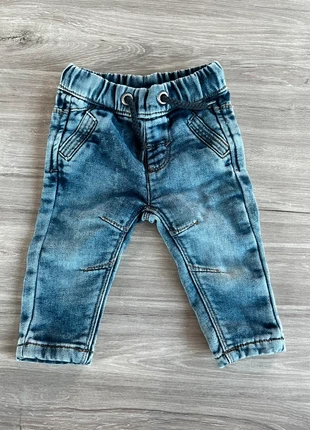 Jeansbroek, merk: Zeeman, staat: Heel goed, maat: 6-9 maanden / 68 cm, € 1,10, € 1,86 inclusief Kopersbescherming