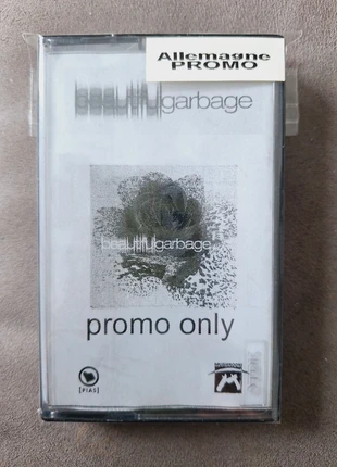 Rare Beautiful Garbage cassette promo, condition: Very good, €8.00, €9.10 includes Buyer Protection