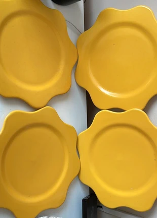 Lot de 4 Assiettes Potiron Jaunes Design Original Vintage Diamètre env30 cm Céramique Made in Italy, merk: Potiron, staat: Heel goed, € 35,00, € 37,45 inclusief Kopersbescherming