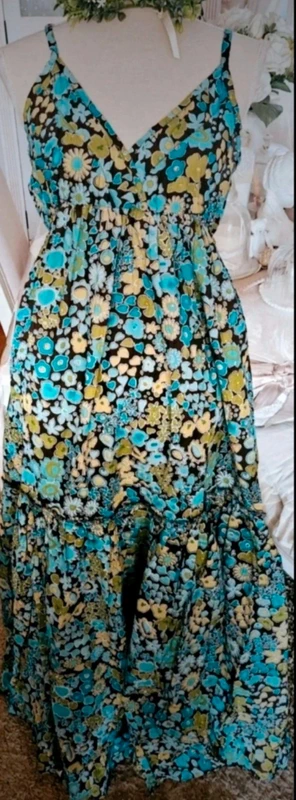 Robe longue fleurie GOA Taille 40 (taille 2) Neuve - photo numéro 2