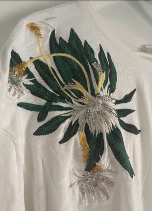 Camiseta con bordado, marca: Anna Glover x H&M, estado: Muy bueno, tamaño: L / 40 / 12, 4,50 €, 5,43 € Protección al comprador incluida