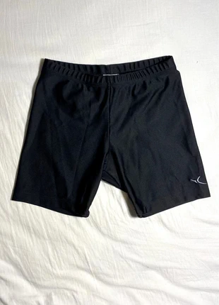 Short noir de sport enfant Décathlon, marque: Decathlon, état: Bon état, taille: 12 ans / 152 cm, 2,00 €, 2,80 € Protection acheteurs incluse