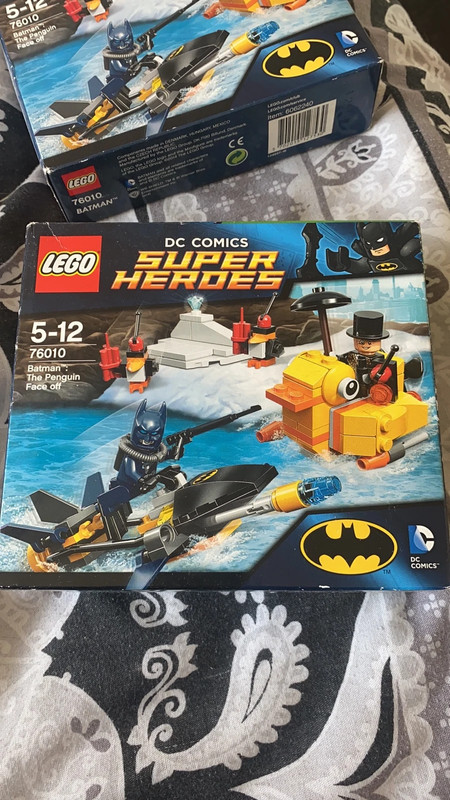  LEGO Super Heroes 76010: Batman: The Penguin Face Off : Toys &  Games