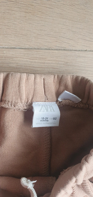 Zara jogger maat 92 2