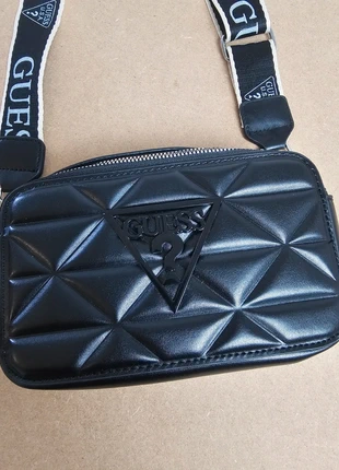 Sac Guess noir bandoulière  19x11x7,5 cm  Très bon état, marque: GUESS, état: Très bon état, 45,00 €, 47,95 € Protection acheteurs incluse