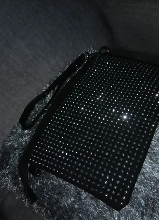 Zwarte Glitter Clutch Met Lang Hengsel (Nieuw), merk: CHIC, staat: Nieuw zonder prijskaartje, € 7,49, € 8,56 inclusief Kopersbescherming