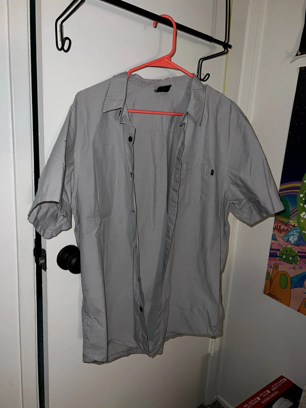 light gray XL Oakley button up shirt 1