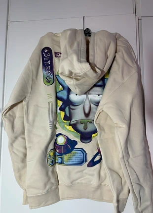 Felpa oversize beige Rick and Morty NUOVA con cartellino, merk: Pull & Bear, staat: Nieuw met prijskaartje, maat: M, € 35,00, € 37,45 inclusief Kopersbescherming