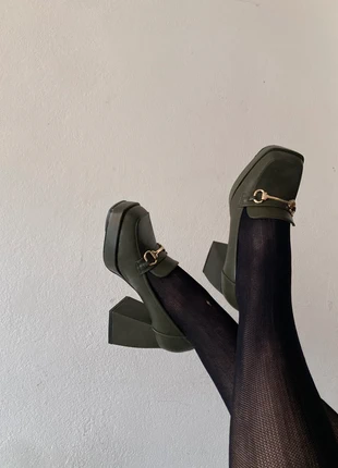 Mocassini con tacco e fibbie tra dorata, brand: Vera Blum, condizioni: Nuovo senza cartellino, taglia: 38, €25.00, €26.95 include la Protezione acquisti