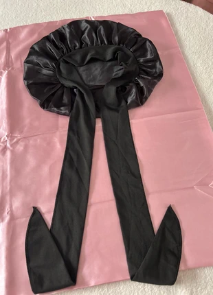 Bonnet satin nuit noir protection confort, staat: Heel goed, € 7,00, € 8,05 inclusief Kopersbescherming Pro