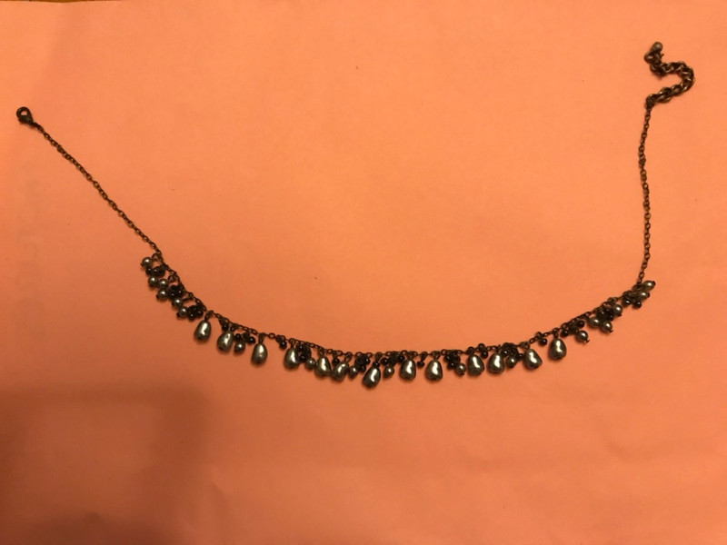 Collier noir perles noires et grises métal   1