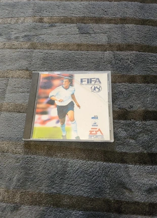 Jeu PC Vintage "FIFA 98" - Boîtier Fissuré & CD Rayé - Vendu pour Collection, état: Satisfaisant, 1,99 €, 2,79 € Protection acheteurs incluse