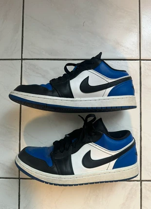 Nike Air Jordan 1 Low Royal Toe - Bleu Taille 44.5 EU / 9.5 UK - parfait état, marke: Nike, zustand: Sehr gut, größe: 44.5, 35,00 €, 37,45 € inklusive Vinted-Käuferschutz