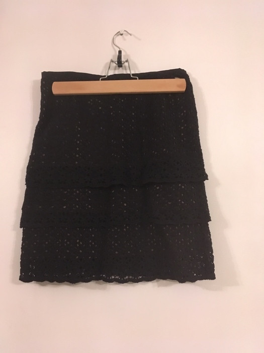 Magnifique jupe courte noire en crochet IKKS 1