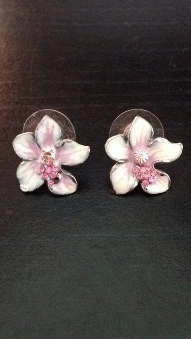 Boucles d'oreilles fleurs blanches et roses 2