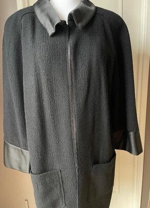 Manteau Chanel noir en tweed, marque: Chanel, état: Neuf sans étiquette, taille: XXL / 44 / 16, 2 100,00 €, 2 142,00 € Protection acheteurs incluse