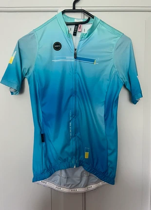 Gobik Fahrradtrikot, marke: Gobik, zustand: Sehr gut, größe: M / 38 / 10, 35,00 €, 37,45 € inklusive Vinted-Käuferschutz