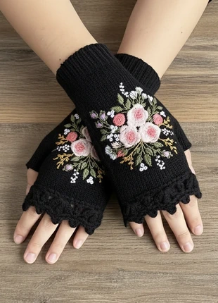 Gants sans doigts mitaines femme noirs – tricot brodé fleurs, marque: Elise&Co, état: Très bon état, taille: Taille unique, 22,99 €, 24,84 € Protection acheteurs incluse