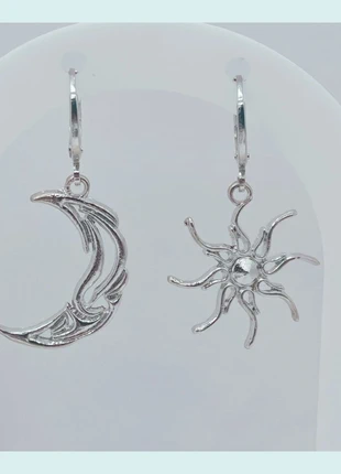Boucles d'oreilles argentée dépareillées lune et Etoile style bohème, brand: L'instant Bijoux, condition: New with tags, €16.90, €18.45 includes Buyer Protection
