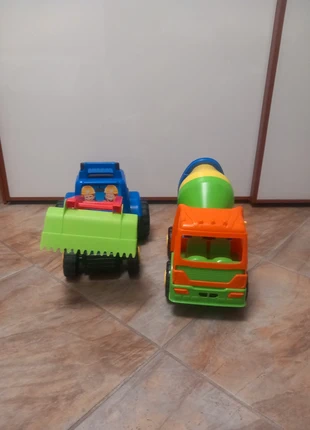 Trattore e camion grandi giocattoli in plastica spiaggia, merk: Fisher Price, staat: Heel goed, maat: Universeel, € 3,00, € 3,85 inclusief Kopersbescherming