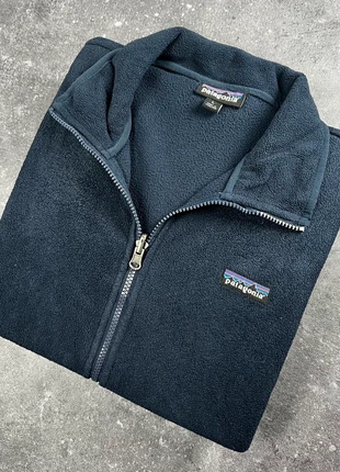 Veste polaire Patagonia bleu marine logo brodé - L homme - polyester PP 41, marque: Patagonia, état: Très bon état, taille: L, 50,00 €, 53,20 € Protection acheteurs (Pro) incluse