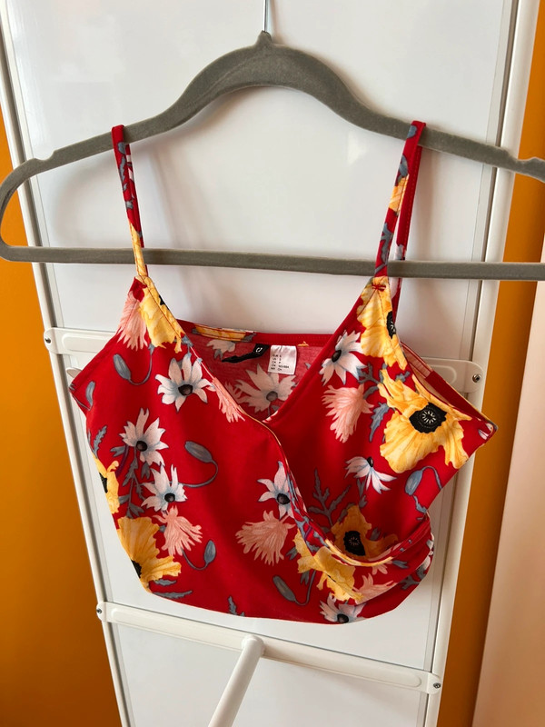 H&M flowerprint red top 1