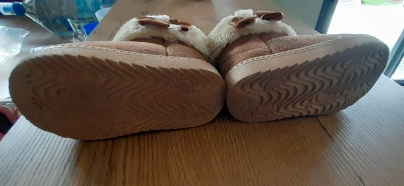 Trois paires de chaussures filles tailles 22. - photo numéro 4