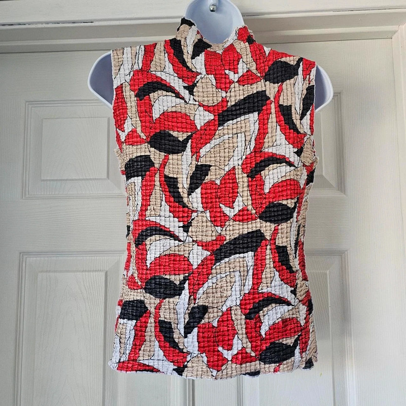 Avant garde patterned stretch blouse 3