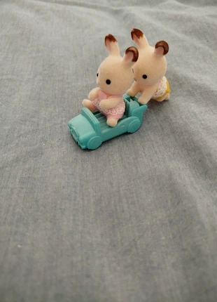 Sylvanian Chocolate Rabbit Twins, marca: Sylvanian, estado: Novo sem etiquetas, tamanho: Tamanho único, €10.50, €11.73 inclui Proteção do Comprador