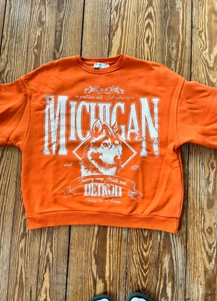 Bershka Sweater, merk: Bershka, staat: Heel goed, maat: XS / 34 / 6, € 8,00, € 9,10 inclusief Kopersbescherming