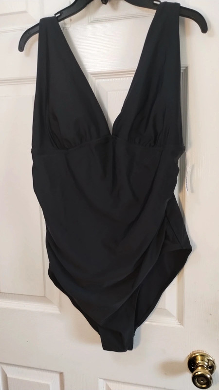 New Plus Size Old Navy One Piece Swimsuit 1