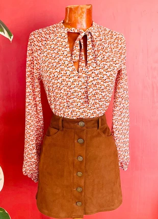 🔥 Magnifique blouse beige, orangée et marron col lavallière 🔥, merk: motivi, staat: Heel goed, maat: S / 36 / 8, € 13,00, € 14,35 inclusief Kopersbescherming