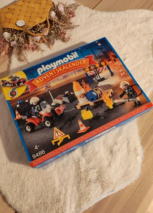 Calendrier advent playmobil NEUF, merk: Playmobil, staat: Nieuw met prijskaartje, maat: 3 jaar / 98 cm, € 25,00, € 26,95 inclusief Kopersbescherming