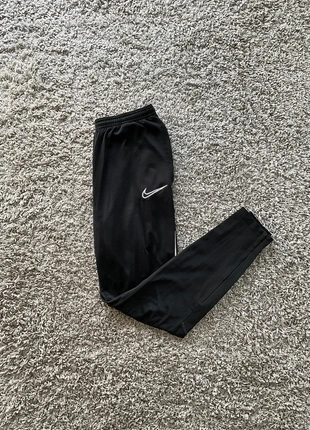 Jogging de sport Nike Homme Noir Taille S, marca: Nike, estado: Muito bom, tamanho: S, €15.00, €16.45 inclui Proteção do Comprador