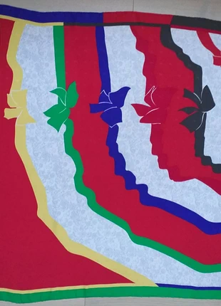 foulard en soie Nina Ricci, brand: Nina Ricci, condition: Very good, €39.00, €41.65 includes Buyer Protection