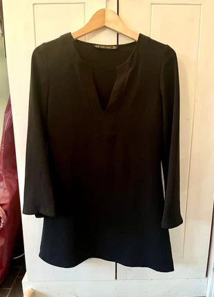 Zara kort zwart jurkje XS, merk: Zara, staat: Nieuw zonder prijskaartje, maat: S / 36 / 8, € 10,00, € 11,20 inclusief Kopersbescherming