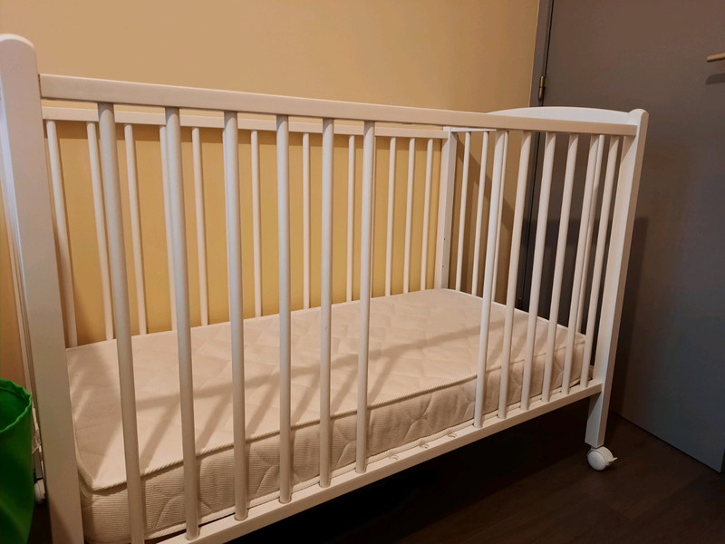 Lit cage pour bébé 120 X 60 avec sommier réglable en hauteur