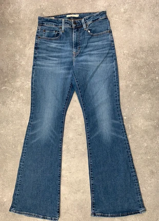 Jean flare evasé pattes d’elephant tres belle coupe levi’s prenium 726, marke: Levi's, zustand: Sehr gut, größe: S / 36 / 8, 39,00 €, 41,65 € inklusive Vinted-Käuferschutz
