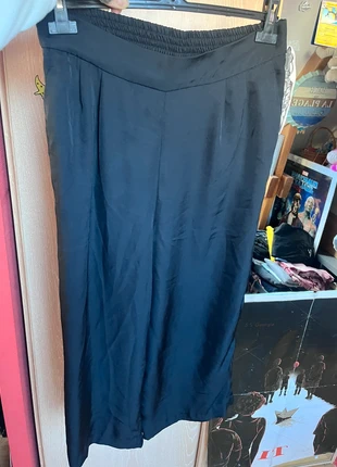 Pantalon noir léger pattes d’éléphant, marque: H&M, état: Très bon état, taille: M / 38 / 10, 2,00 €, 2,80 € Protection acheteurs incluse