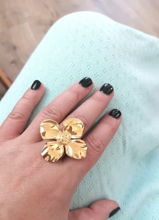 Grande bague fleur en acier inoxydable doré ajustable, marque: Boutique Bohéme, état: Très bon état, taille: Ajustable, 9,00 €, 10,15 € Protection acheteurs (Pro) incluse