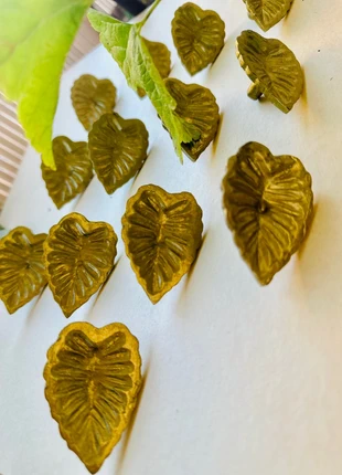 Lot entier de treize poignées de tiroirs en laiton massif motif botanique, marca: Bouton, estado: Muy bueno, 40,00 €, 42,70 € Protección al comprador incluida