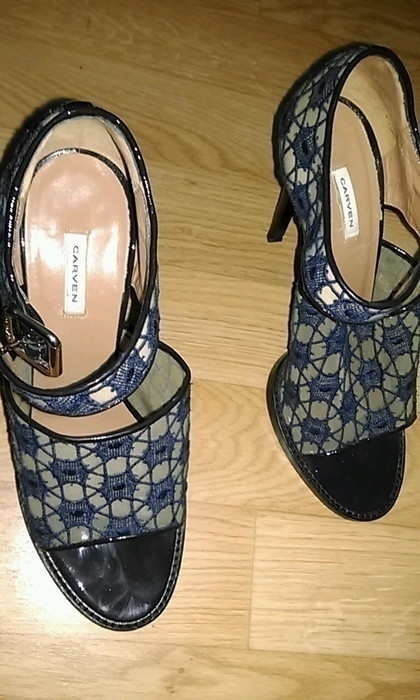 Chaussures Carven bleue dentelle 2