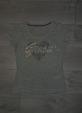 T-shirt GUESS y2k, marque: GUESS, état: Très bon état, taille: S / 36 / 8, 7,00 €, 8,05 € Protection acheteurs incluse