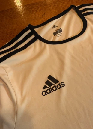 Adidas White Sports T-Shirt – Size M, merk: adidas, staat: Heel goed, maat: M, € 4,50, € 5,43 inclusief Kopersbescherming