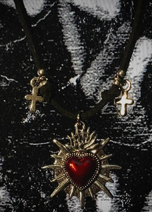sacred heart choker, marke: Witch, zustand: Neu, mit Etikett, 9,00 €, 10,15 € inklusive Vinted-Käuferschutz